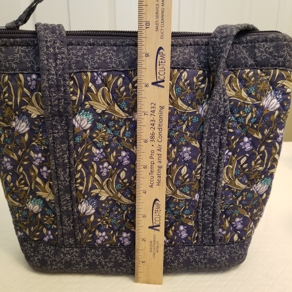 Blue Floral Quilted Purse 2 Small Pockets Outside Organizer Inside 10 X 10 X 3.5 - Picture 4 of 9